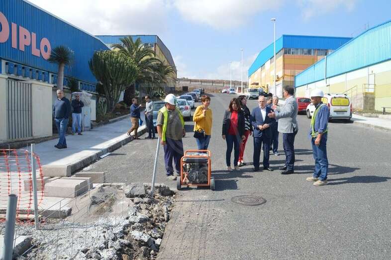 Momento de las visitas a las obras financiadas por el Cabildo (Foto TA)